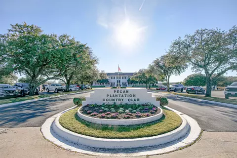 2501 Birchwood Dr, Granbury, TX 76049