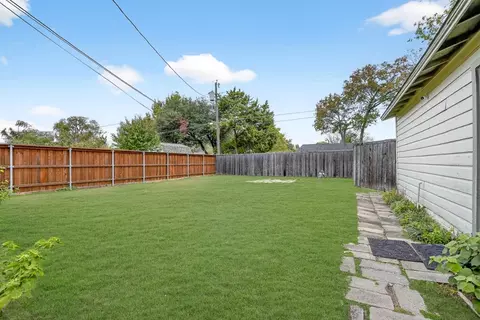 Exterior - 428 Daniel St, Richardson, TX 75080 photo 5 of 5