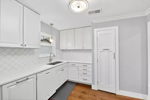 Kitchen - 428 Daniel St, Richardson, TX 75080 photo 3 of 4