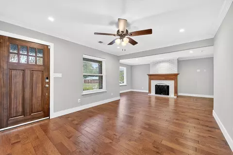 Living - 428 Daniel St, Richardson, TX 75080 photo 1 of 4