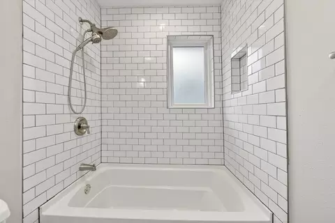 Bath - 428 Daniel St, Richardson, TX 75080 photo 3 of 3