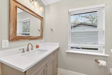 Bath - 428 Daniel St, Richardson, TX 75080 photo 1 of 3