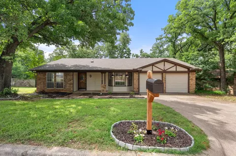 7636 Blue Carriage Ln, Fort Worth, TX 76120