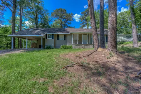 8218 S Lakeshore Dr, Shreveport, LA 71119