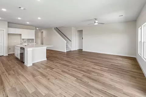 Living - 372 Declan St, Springtown, TX 76082 photo 2 of 3