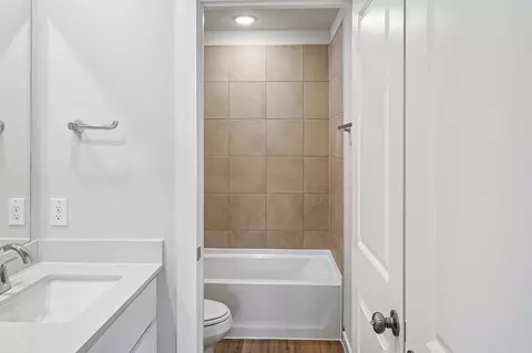 Bath - 372 Declan St, Springtown, TX 76082 photo 3 of 4