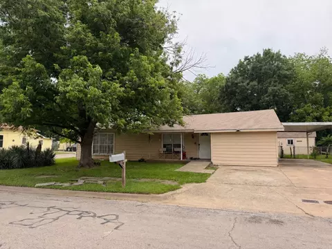 1101 N Wilhite St, Cleburne, TX 76031