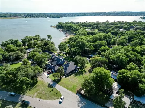 1115 E Lake Dr, Weatherford, TX 76087