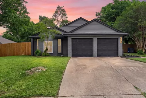 114 Hollywood Dr, Glenn Heights, TX 75154