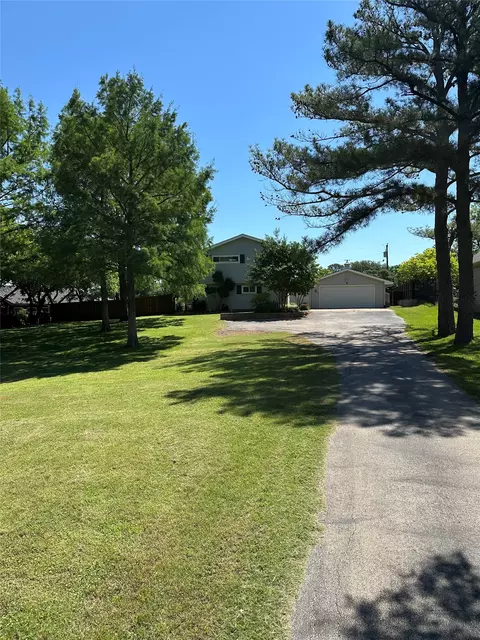 6 Horseshoe Dr, Highland Village, TX 75077