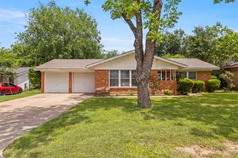 1021 Blue Lk, Fort Worth, TX 76103