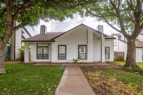 2326 Sherry St, Arlington, TX 76014