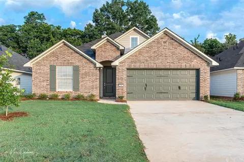 3367 Grand Lake Dr, Bossier City, LA 71111