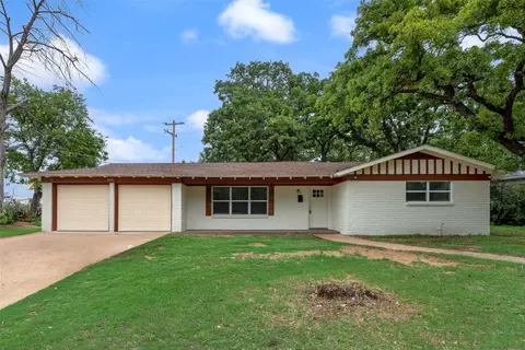 6401 Normandy Rd, Fort Worth, TX 76112