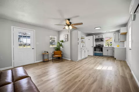 88 Live Oak St, Alvarado, TX 76009
