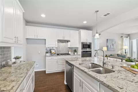 Kitchen - 1121 Montgomery Way, Argyle, TX 76226 photo 4 of 5