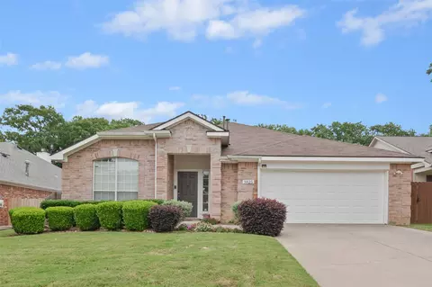 3825 Chimney Rock Dr, Denton, TX 76210