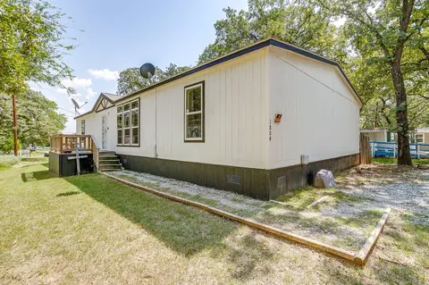 1804 Coral Rd, Pelican Bay, TX 76020