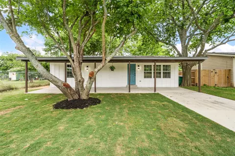 407 Johnson St, Mcgregor, TX 76657