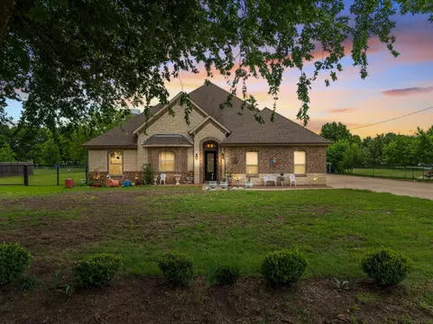 113 Silverwood Dr, Ovilla, TX 75154