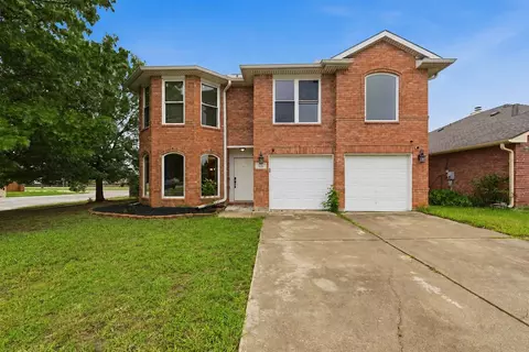 829 Elbe Dr, Arlington, TX 76001
