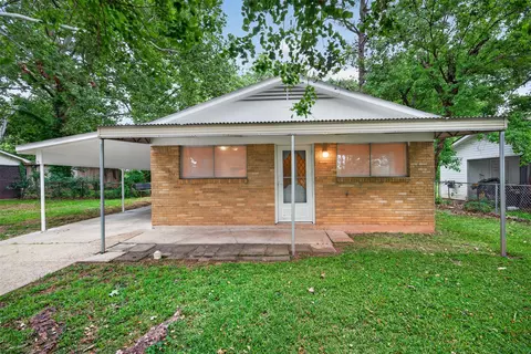 1422 Lampkin St, Bossier City, LA 71111