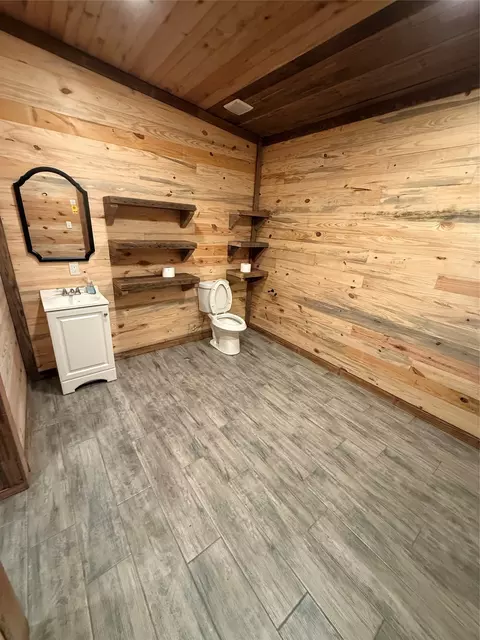 Bath - 147 Wilson Loop, Benton, LA 71006 photo 1 of 2