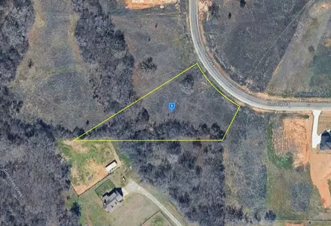 1033 Gonzollas Rd, Springtown, TX 76082