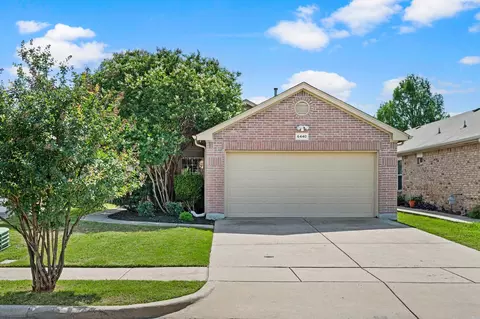 6440 Geneva Ln, Fort Worth, TX 76131