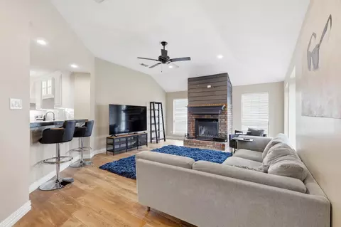Living - 1810 Apache Trl, Mesquite, TX 75149 photo 1 of 4