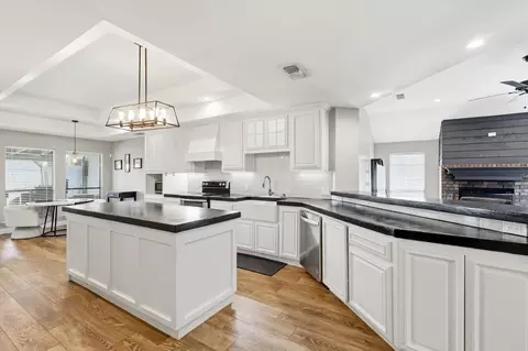 Kitchen - 1810 Apache Trl, Mesquite, TX 75149 photo 1 of 5