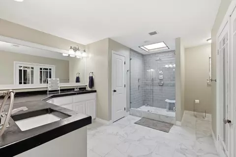 Bath - 1810 Apache Trl, Mesquite, TX 75149 photo 1 of 3