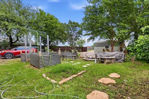 Exterior - 1810 Apache Trl, Mesquite, TX 75149 photo 1 of 3