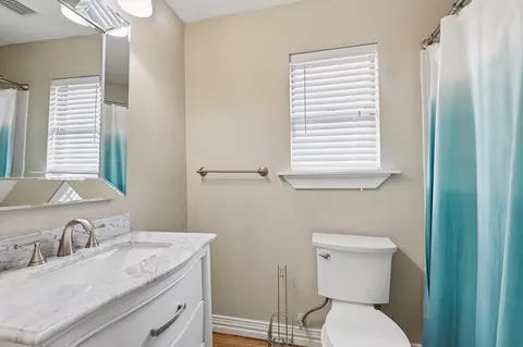 Bath - 1810 Apache Trl, Mesquite, TX 75149 photo 3 of 3