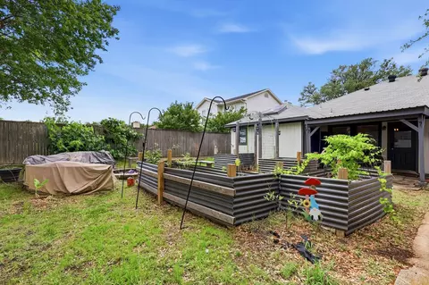 Exterior - 1810 Apache Trl, Mesquite, TX 75149 photo 5 of 7