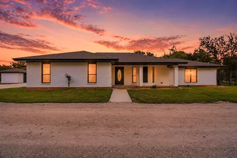 1070 Diamond Oaks Rd, Stephenville, TX 76401
