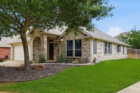 Exterior - 3909 Cliffside Dr, Denton, TX 76208 photo 8 of 8