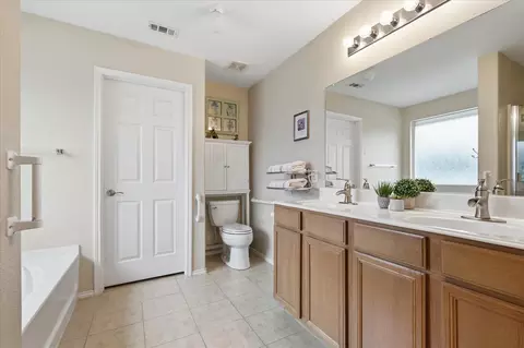 Bath - 3909 Cliffside Dr, Denton, TX 76208 photo 1 of 5