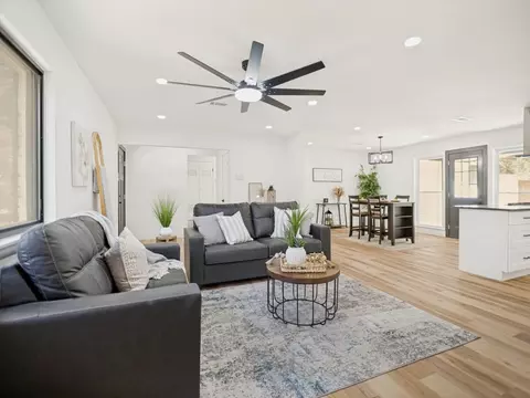 502 Martin Ln, Euless, TX 76040