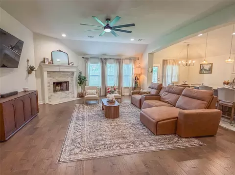 343 Abbott Ln, Waxahachie, TX 75165