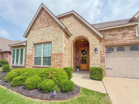 343 Abbott Ln, Waxahachie, TX 75165