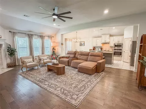 343 Abbott Ln, Waxahachie, TX 75165