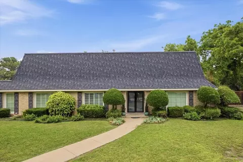 4017 Hildring Dr E, Fort Worth, TX 76109