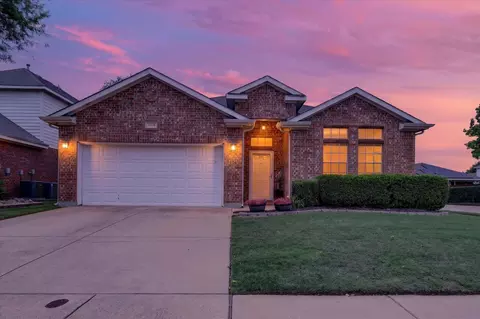 6328 Redeagle Creek Dr, Fort Worth, TX 76179