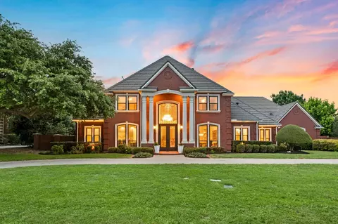 4111 Buckingham Pl, Colleyville, TX 76034