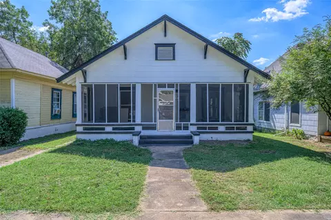 708 W Texas St, Denison, TX 75020