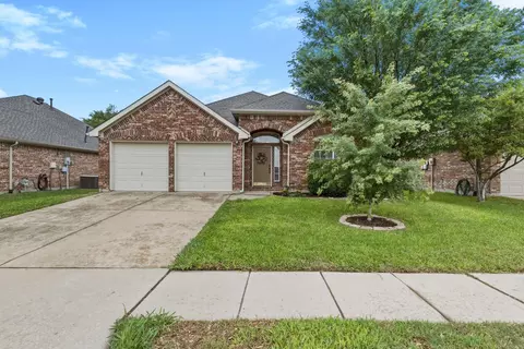 6803 Woodcrest Ln, Sachse, TX 75048