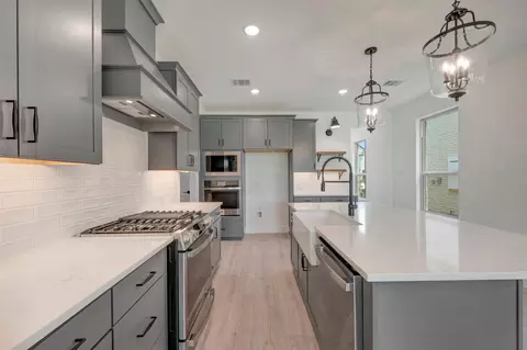 Kitchen - 2512 Compassion Ct, Heath, TX 75126 photo 2 of 3