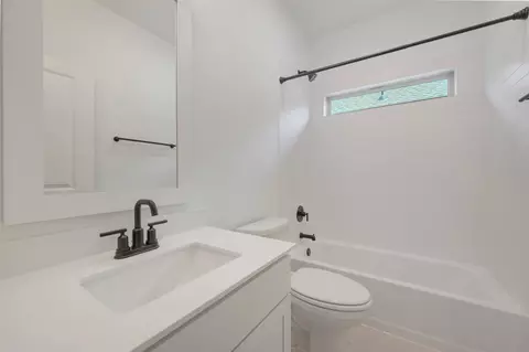 Bath - 2512 Compassion Ct, Heath, TX 75126 photo 4 of 4