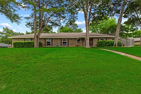 414 Ridgewood Dr, Desoto, TX 75115